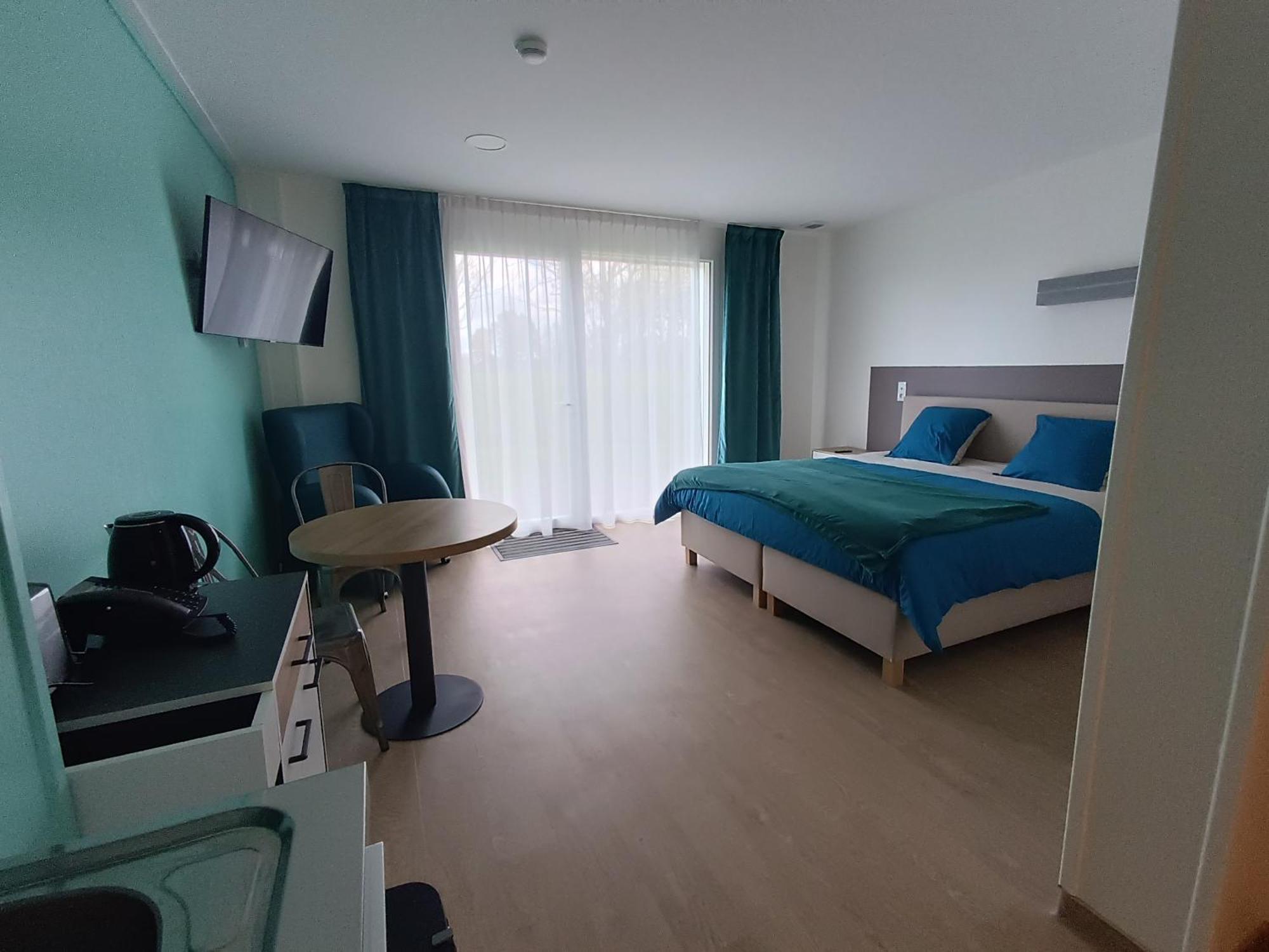 Relais Les Rives Du Lac Coulonges-sur-Sarthe Extérieur photo