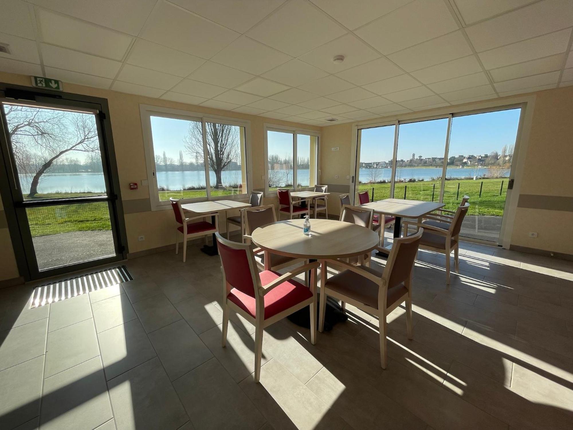 Relais Les Rives Du Lac Coulonges-sur-Sarthe Extérieur photo